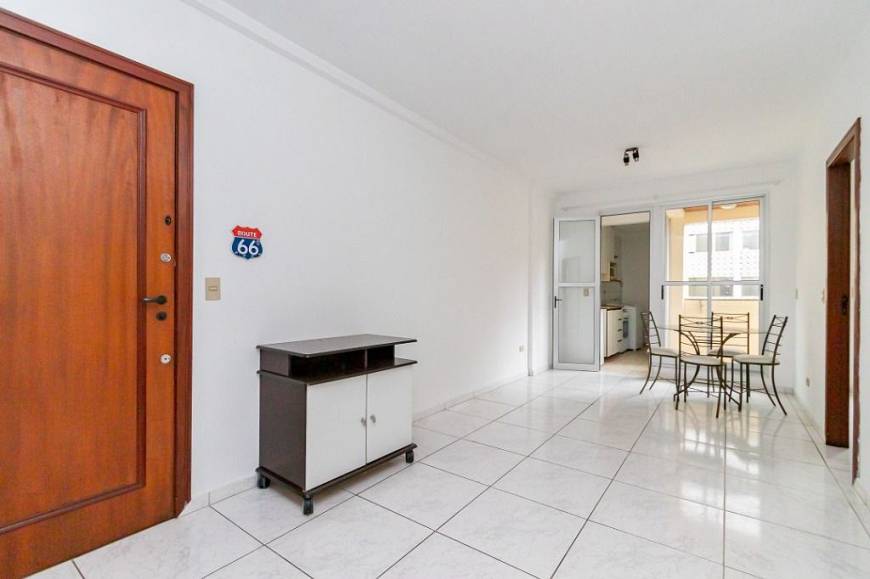 Foto 5 de Apartamento com 2 Quartos para alugar, 76m² em Centro, Curitiba