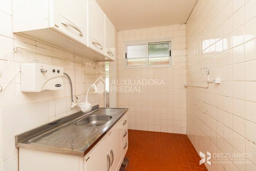 Foto 5 de Apartamento com 2 Quartos para alugar, 49m² em Rio Branco, Porto Alegre