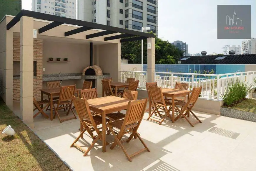 Foto 2 de Apartamento com 2 Quartos à venda, 52m² em Vila Romana, São Paulo