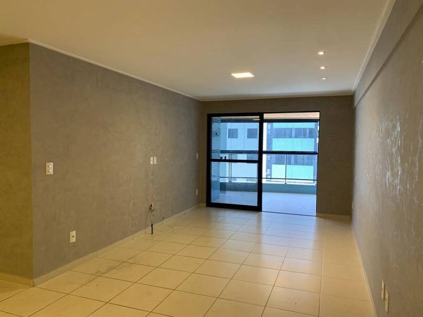 Foto 1 de Apartamento com 3 Quartos à venda, 140m² em Ponta Verde, Maceió