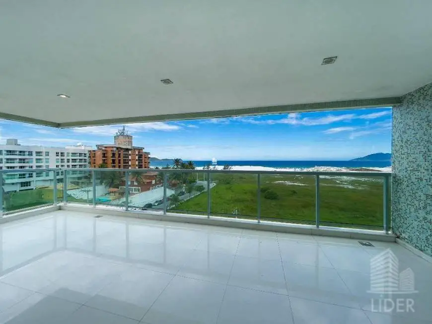 Foto 3 de Apartamento com 4 Quartos à venda, 260m² em Algodoal, Cabo Frio