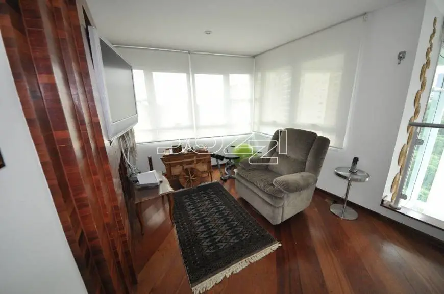 Foto 4 de Apartamento com 4 Quartos para alugar, 220m² em Panamby, São Paulo