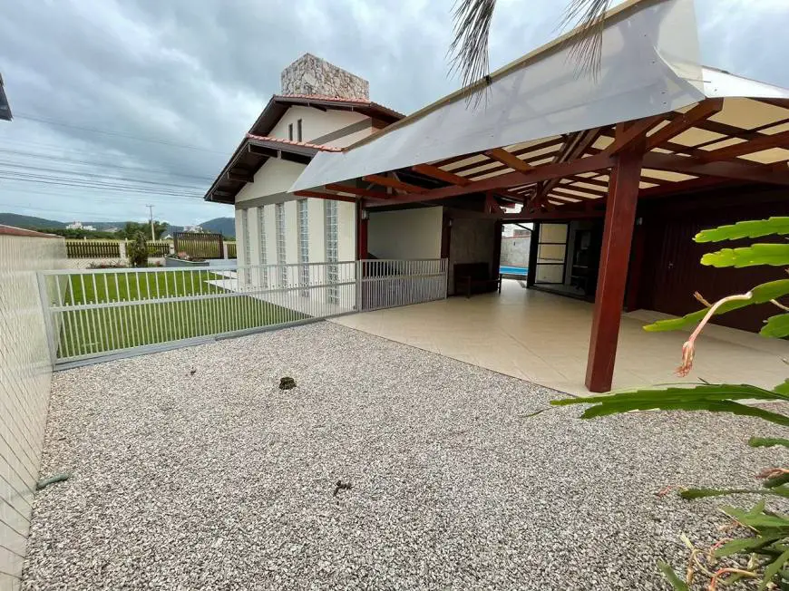 Foto 3 de Casa com 3 Quartos à venda, 223m² em Centro, Biguaçu