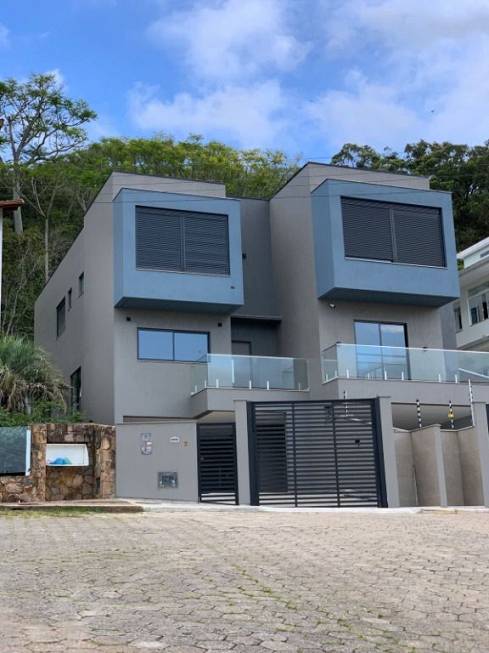 Foto 1 de Casa com 3 Quartos à venda, 270m² em Itacorubi, Florianópolis