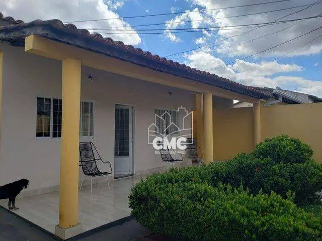 Foto 1 de Casa com 4 Quartos à venda, 139m² em Jardim Universitário, Cuiabá