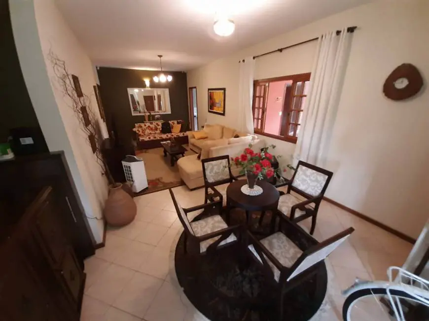Foto 1 de Casa com 4 Quartos para alugar, 210m² em Saco Grande, Florianópolis