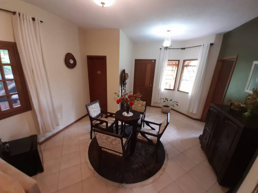 Foto 4 de Casa com 4 Quartos para alugar, 210m² em Saco Grande, Florianópolis
