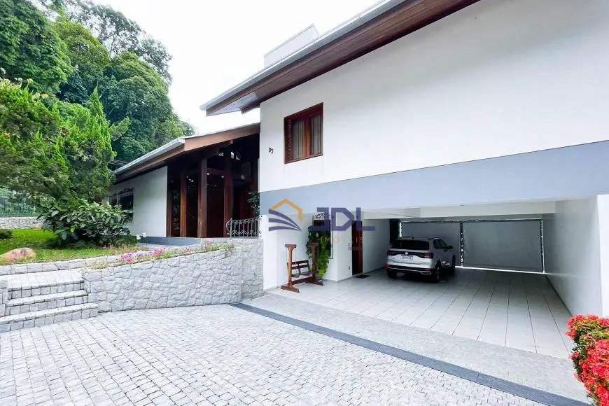 Foto 1 de Casa com 4 Quartos à venda, 400m² em Velha, Blumenau