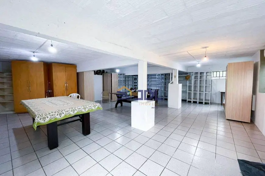 Foto 2 de Casa com 4 Quartos à venda, 400m² em Velha, Blumenau