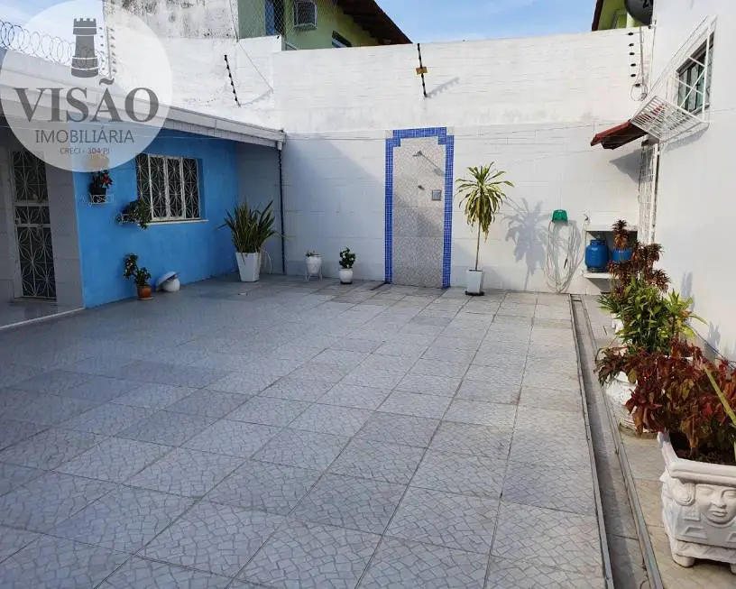 Foto 4 de Casa com 5 Quartos à venda, 300m² em Dom Pedro I, Manaus