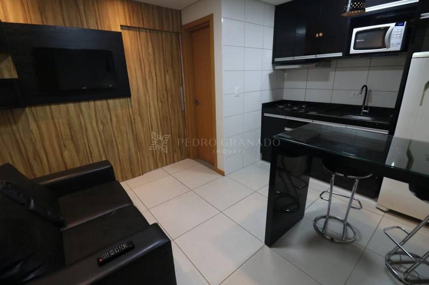 Foto 1 de Apartamento com 1 Quarto para alugar, 27m² em Vila Santo Antonio, Maringá