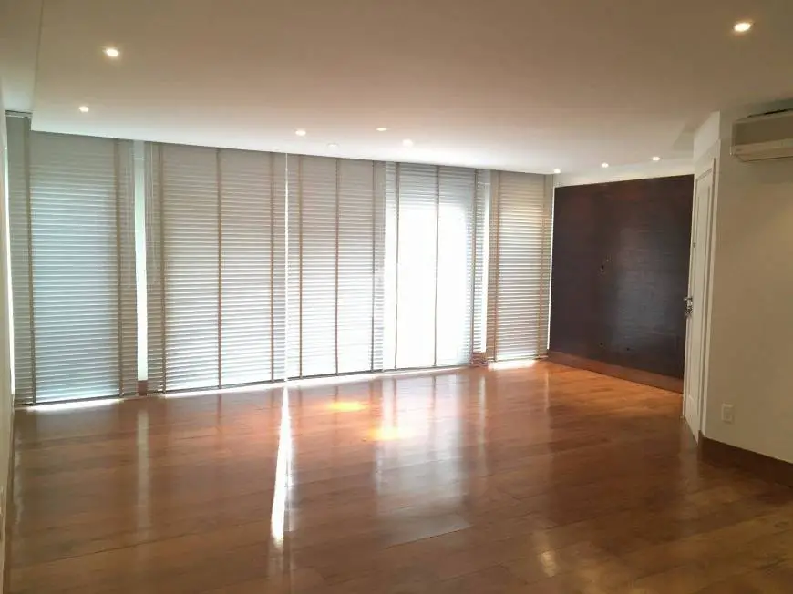 Foto 2 de Apartamento com 2 Quartos à venda, 125m² em Cambuí, Campinas