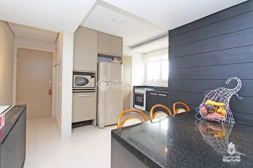 Foto 5 de Apartamento com 2 Quartos à venda, 87m² em Moinhos de Vento, Porto Alegre