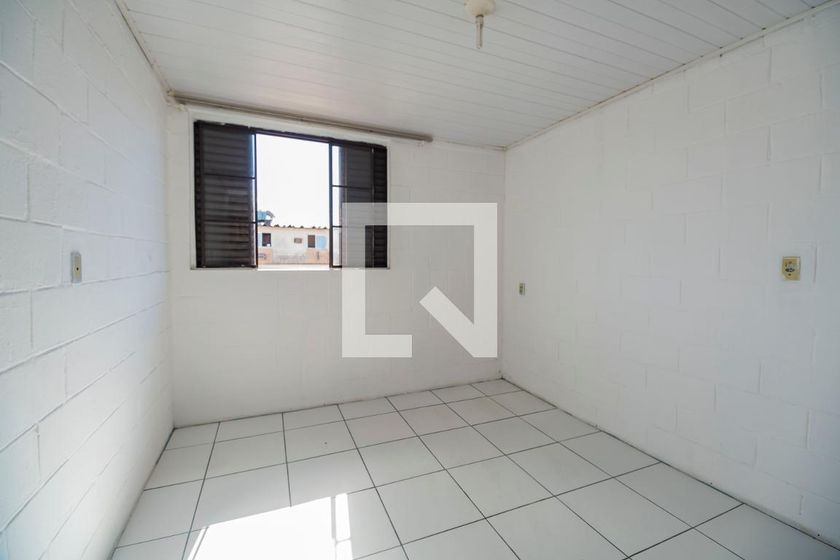 Foto 1 de Apartamento com 2 Quartos à venda, 44m² em Rubem Berta, Porto Alegre