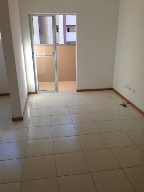 Foto 2 de Apartamento com 2 Quartos para alugar, 55m² em Santo Antônio, Joinville