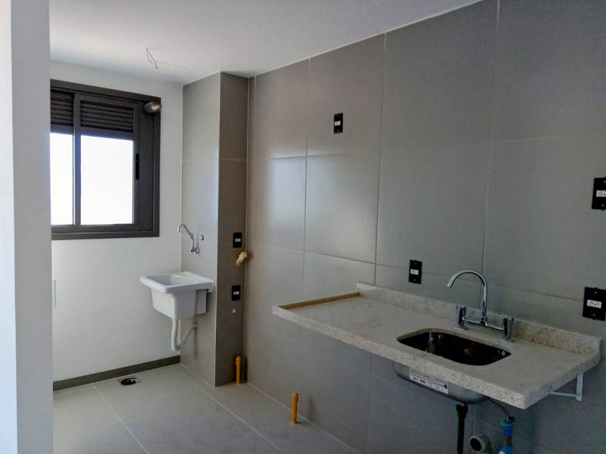 Foto 3 de Apartamento com 3 Quartos à venda, 75m² em Azenha, Porto Alegre
