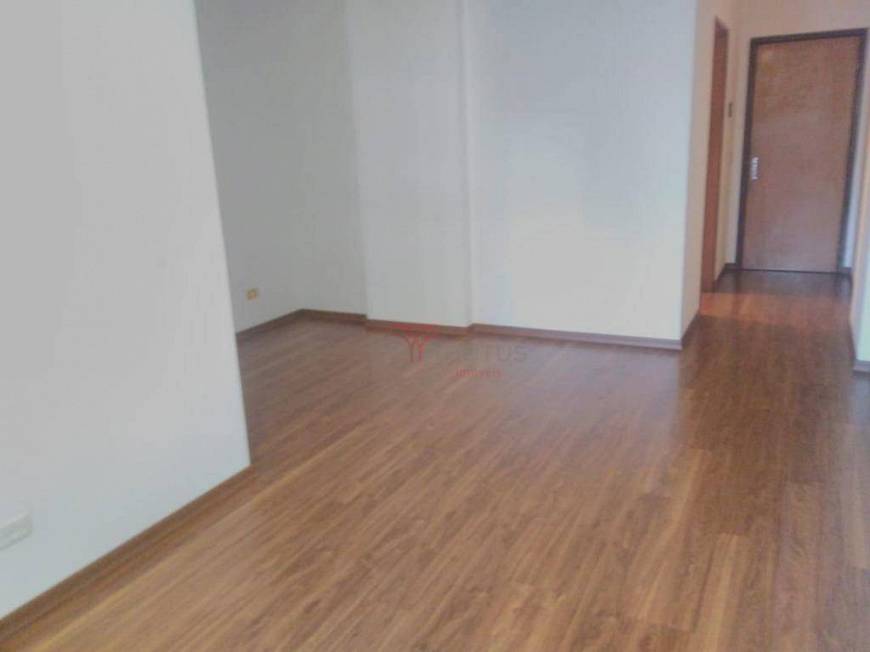 Foto 2 de Apartamento com 3 Quartos para alugar, 90m² em Cristo Rei, Curitiba