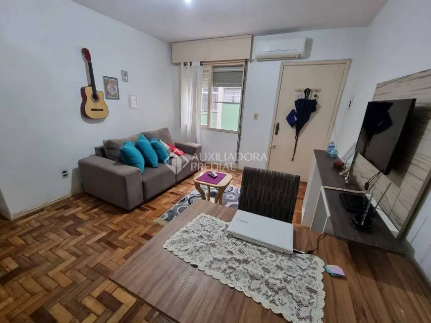 Foto 1 de Apartamento com 3 Quartos à venda, 60m² em Humaitá, Porto Alegre