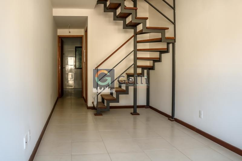 Foto 1 de Apartamento com 3 Quartos para alugar, 75m² em Samambaia, Petrópolis