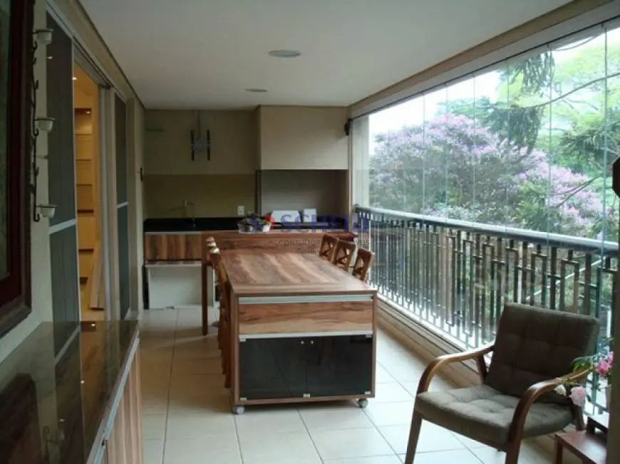 Foto 3 de Apartamento com 4 Quartos para alugar, 185m² em Alto Da Boa Vista, São Paulo