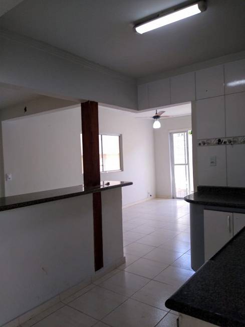 Foto 4 de Casa com 3 Quartos à venda, 200m² em Arnaldo Estevao Figueiredo, Campo Grande