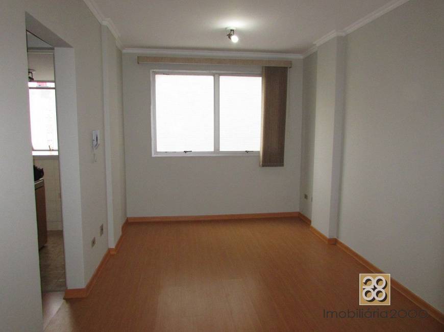 Foto 3 de Apartamento com 1 Quarto para alugar, 52m² em Centro, Curitiba