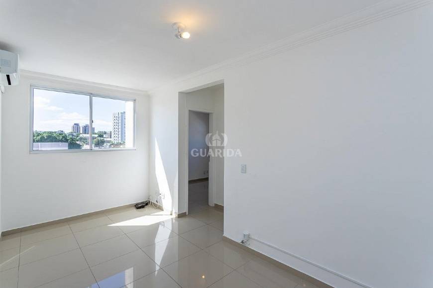 Foto 2 de Apartamento com 2 Quartos para alugar, 44m² em Glória, Porto Alegre