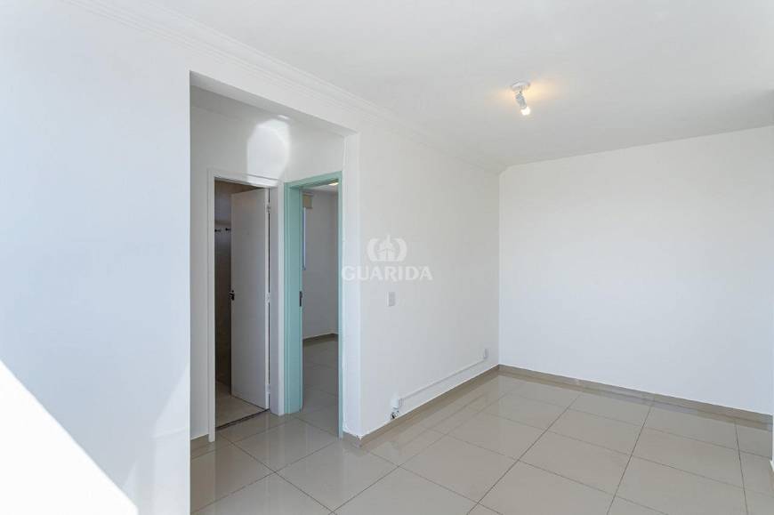 Foto 3 de Apartamento com 2 Quartos para alugar, 44m² em Glória, Porto Alegre