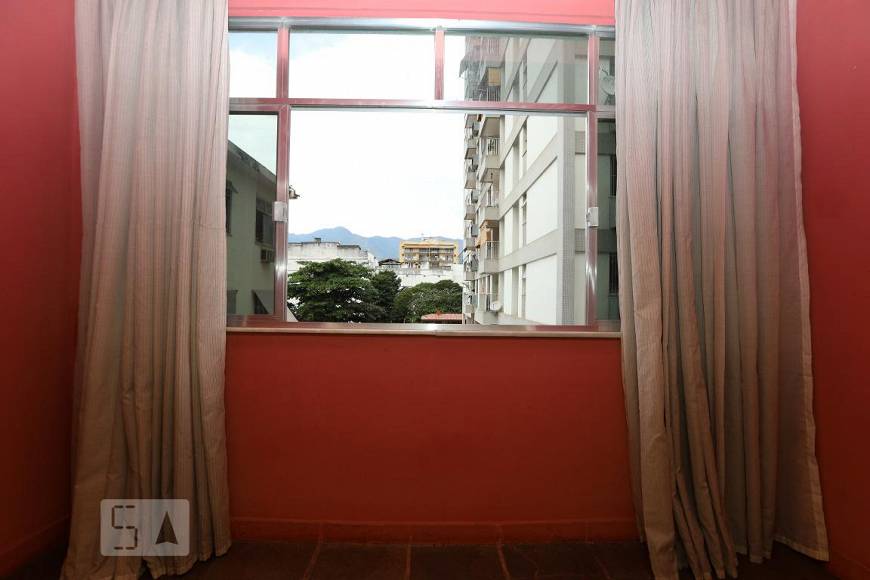 Foto 2 de Apartamento com 3 Quartos para alugar, 144m² em Grajaú, Rio de Janeiro