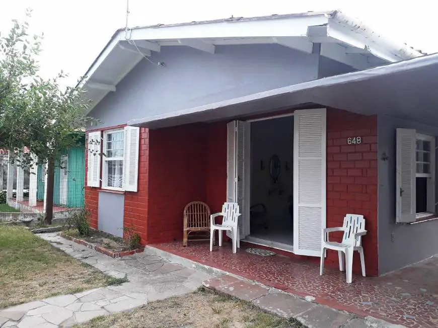 Foto 1 de Casa com 4 Quartos à venda, 200m² em Centro, Cidreira