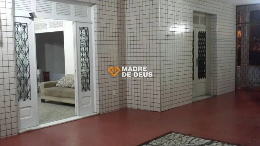 Foto 1 de Casa com 4 Quartos à venda, 340m² em Fátima, Fortaleza