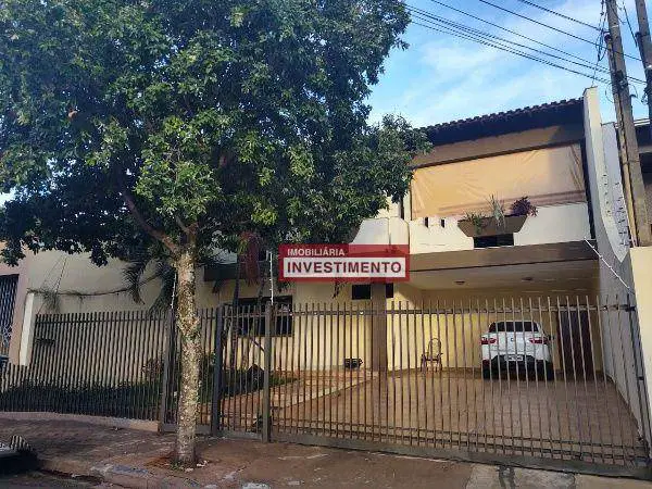 Foto 1 de Sobrado com 3 Quartos para alugar, 301m² em Jardim Santo Antônio, Londrina