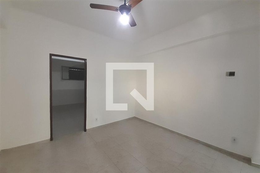 Foto 1 de Apartamento com 1 Quarto para alugar, 40m² em Del Castilho, Rio de Janeiro