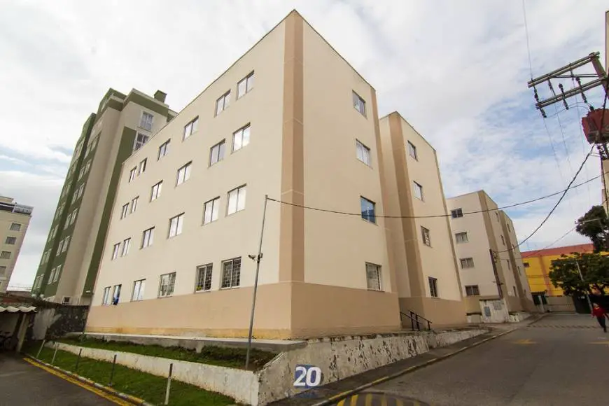 Foto 1 de Apartamento com 3 Quartos à venda, 46m² em Capão Raso, Curitiba