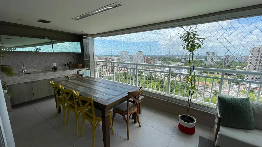 Foto 3 de Apartamento com 4 Quartos à venda, 220m² em Guararapes, Fortaleza