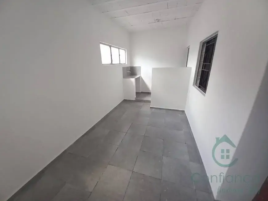Foto 2 de Casa com 2 Quartos para alugar, 50m² em Goiânia, Belo Horizonte
