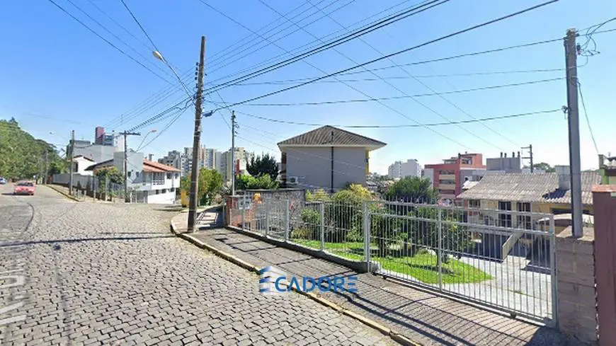 Foto 2 de Casa com 2 Quartos à venda, 85m² em Sagrada Família, Caxias do Sul