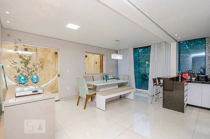 Foto 1 de Casa com 3 Quartos para alugar, 280m² em Cinqüentenário, Belo Horizonte