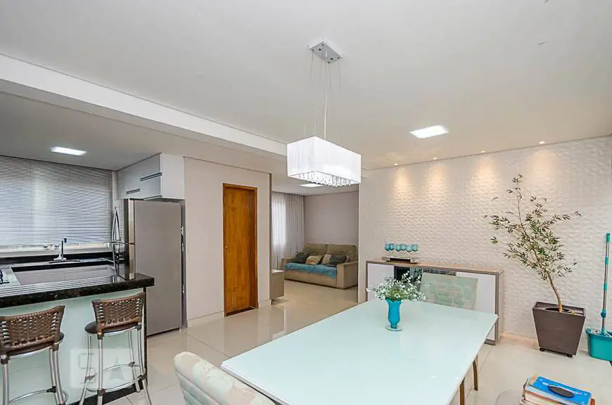 Foto 2 de Casa com 3 Quartos para alugar, 280m² em Cinqüentenário, Belo Horizonte