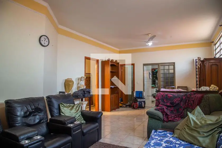 Foto 1 de Casa com 3 Quartos para alugar, 140m² em Parque dos Bandeirantes, Ribeirão Preto