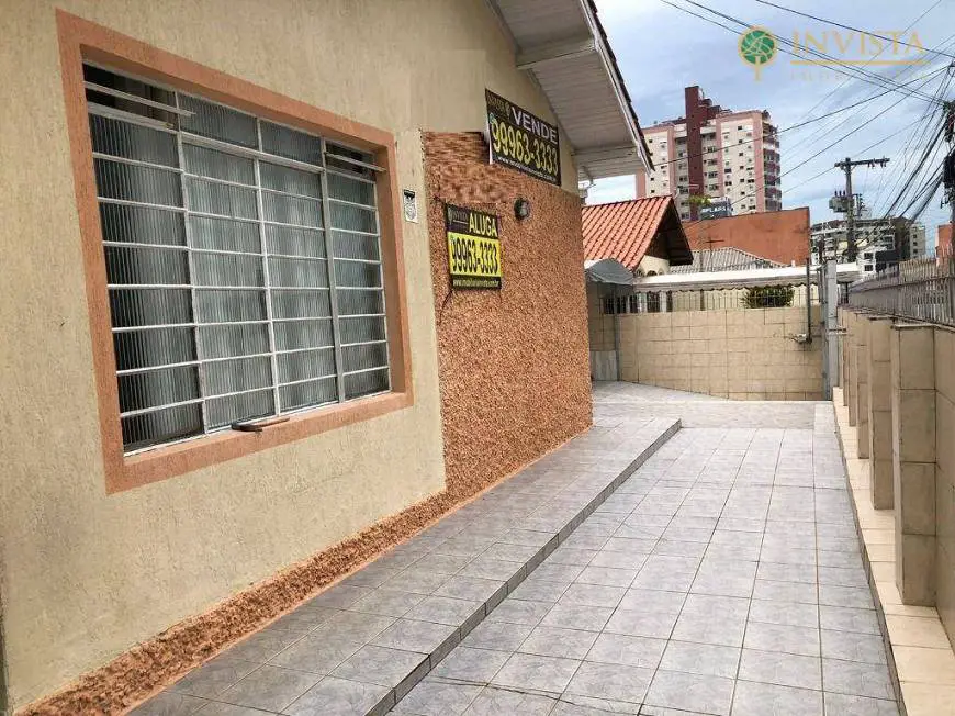 Foto 1 de Casa com 4 Quartos para alugar, 230m² em Estreito, Florianópolis
