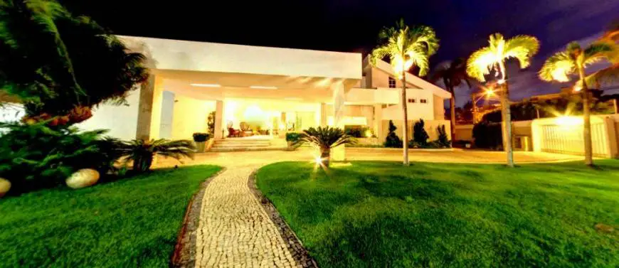 Foto 1 de Casa com 7 Quartos à venda, 900m² em De Lourdes, Fortaleza