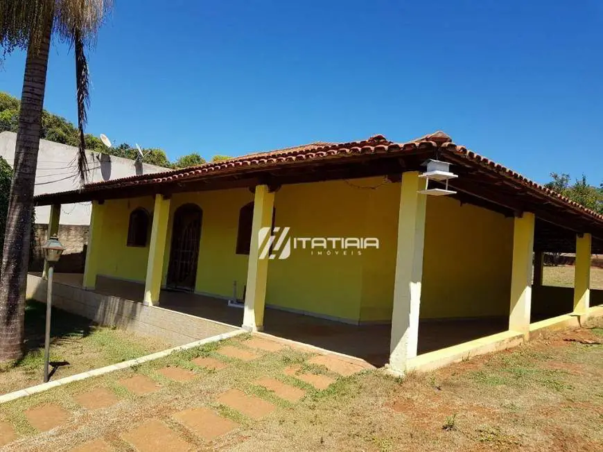 Foto 2 de Chácara com 3 Quartos à venda, 1380m² em Pinheiros, Itatiaiuçu