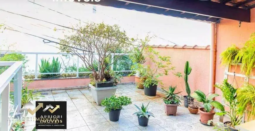 Foto 1 de Sobrado com 3 Quartos à venda, 190m² em Vila Humaita, Santo André