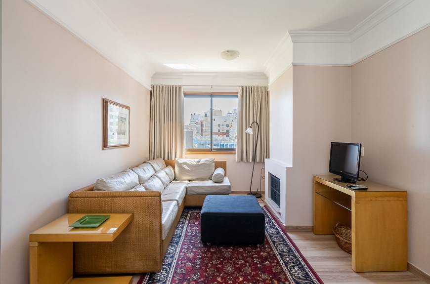 Foto 2 de Apartamento com 2 Quartos para alugar, 55m² em Bela Vista, Porto Alegre