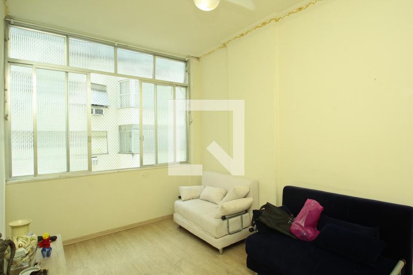 Foto 2 de Apartamento com 2 Quartos para alugar, 100m² em Laranjeiras, Rio de Janeiro