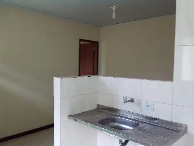 Foto 5 de Casa com 1 Quarto para alugar, 35m² em Vigário Geral, Rio de Janeiro