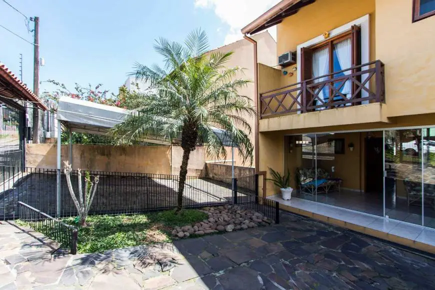 Foto 4 de Casa com 3 Quartos à venda, 156m² em Espiríto Santo, Porto Alegre