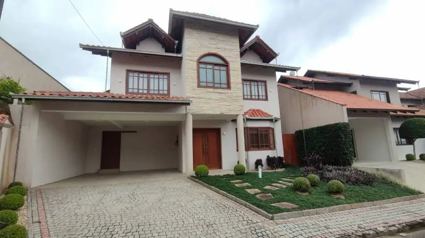 Foto 1 de Casa com 4 Quartos à venda, 250m² em Bom Retiro, Joinville
