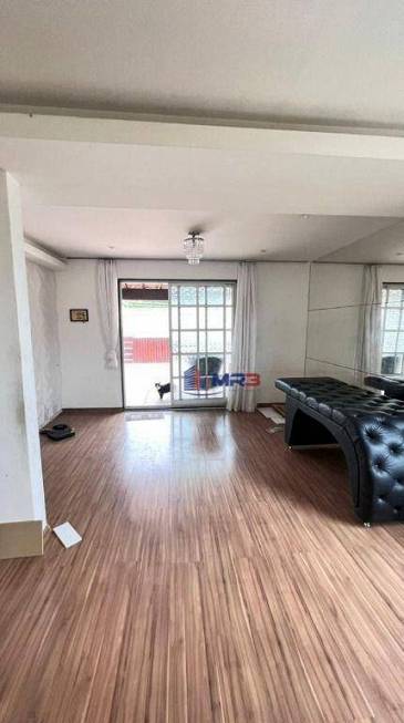 Foto 3 de Casa de Condomínio com 3 Quartos para alugar, 240m² em Tanque, Rio de Janeiro